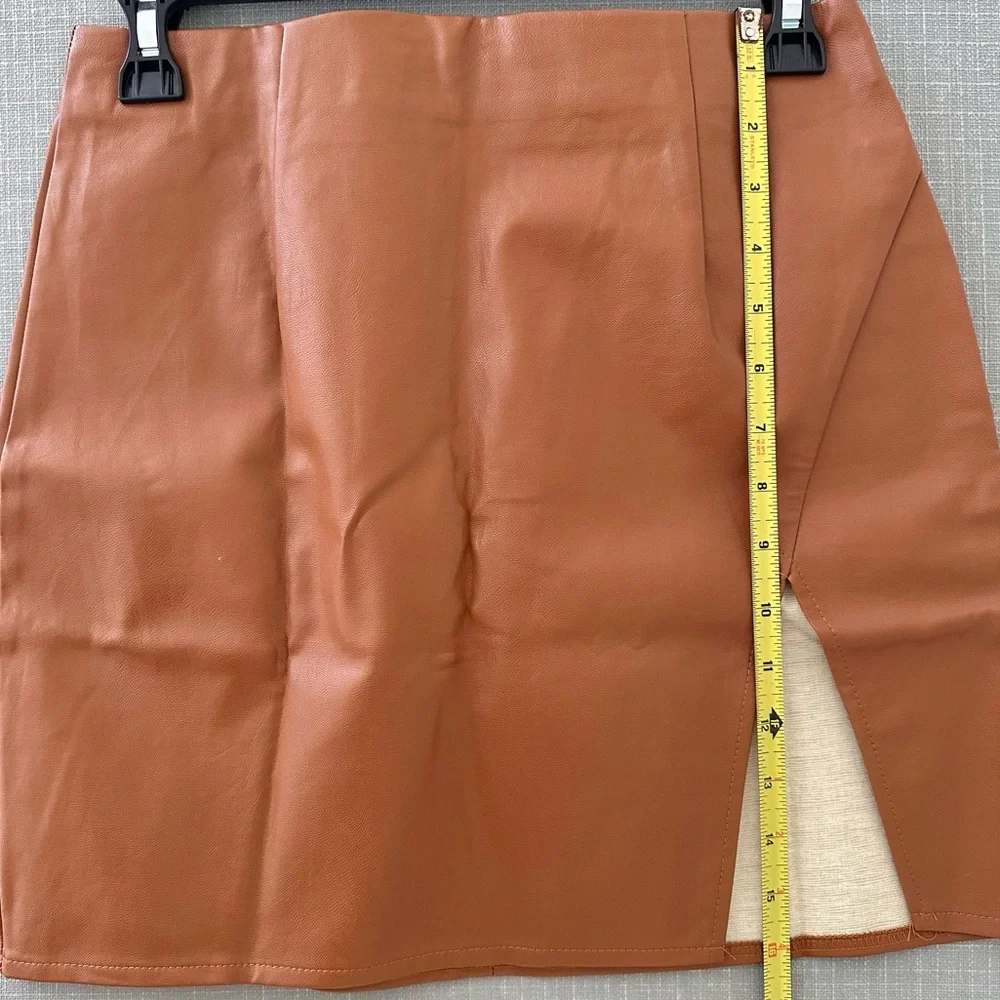 Lulus Faux Leather Light Brown Mini Skirt Side Slit Size Small NWT - Picture 4 of 5